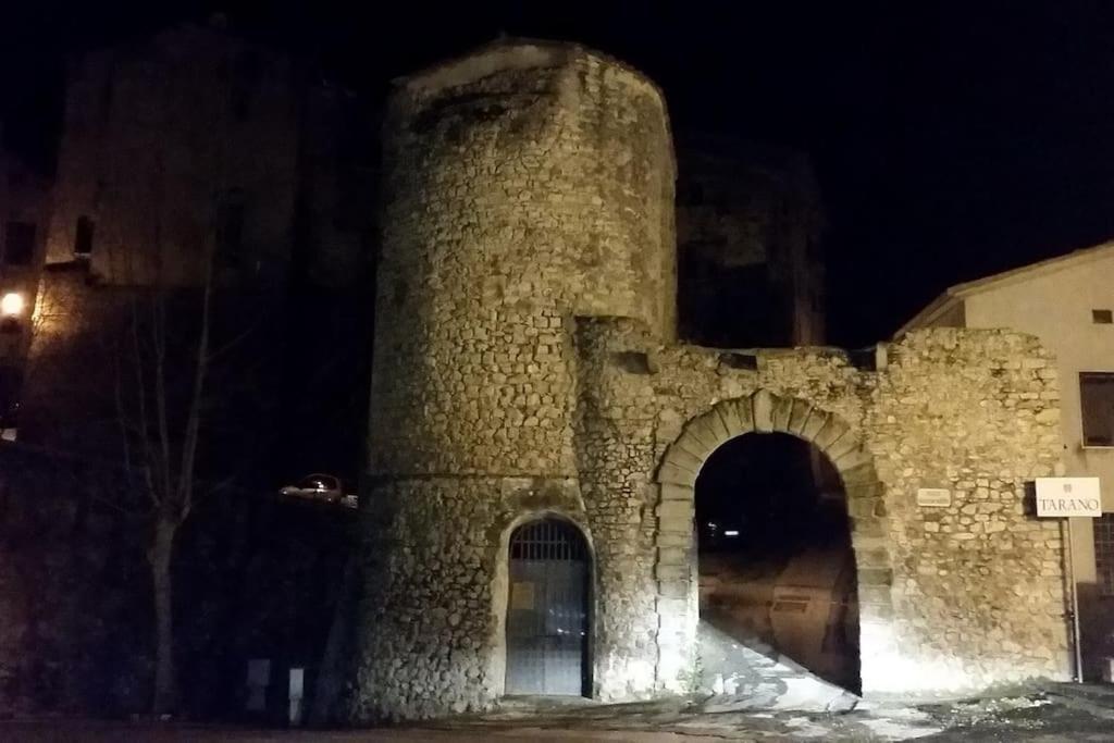 Casa In Antico Borgo Medievale A Tarano Ri, Via Giacomo Leopardi, 15 Villa Eksteriør billede