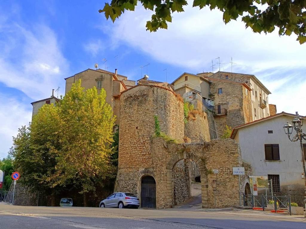 Casa In Antico Borgo Medievale A Tarano Ri, Via Giacomo Leopardi, 15 Villa Eksteriør billede