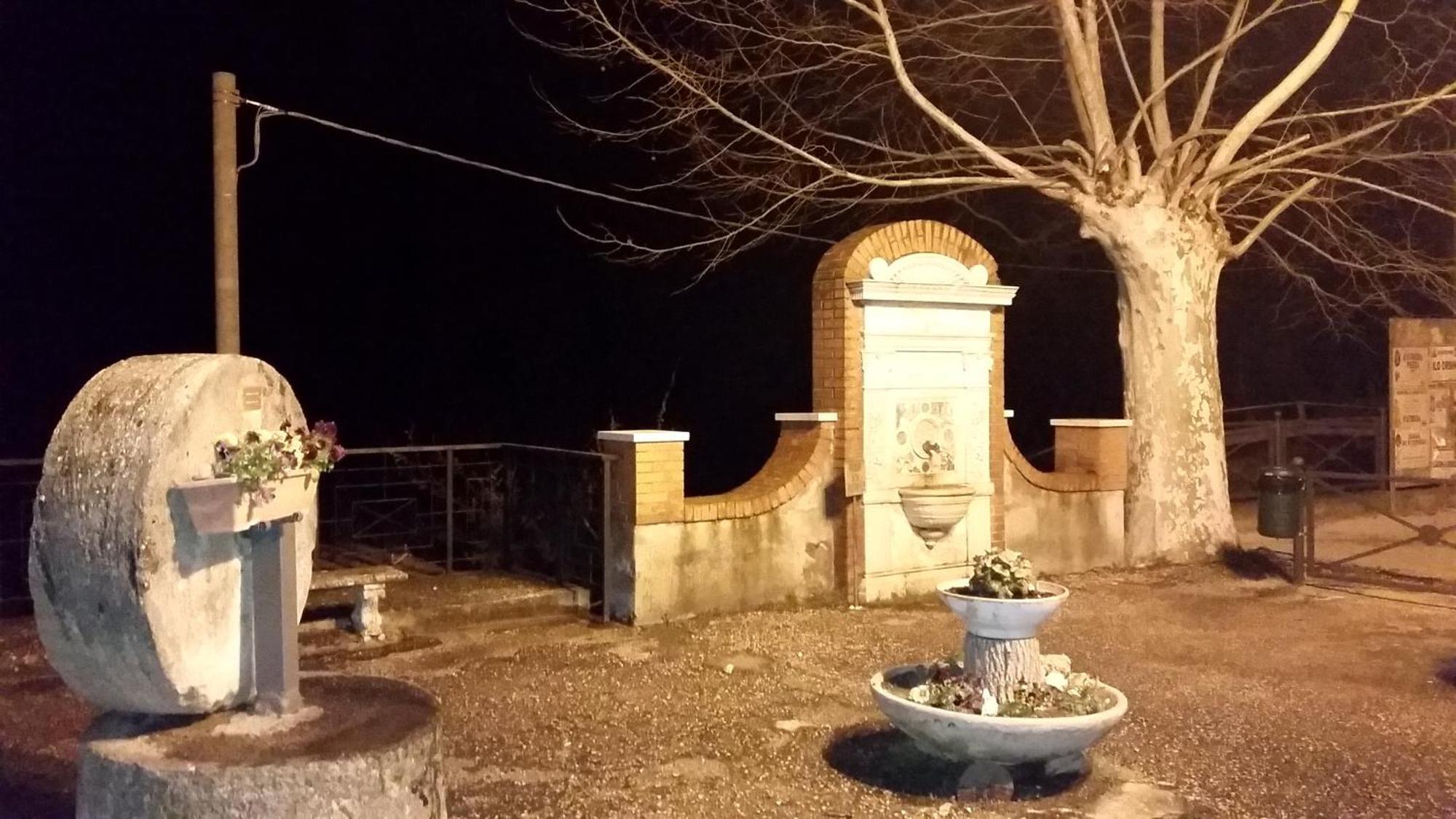 Casa In Antico Borgo Medievale A Tarano Ri, Via Giacomo Leopardi, 15 Villa Eksteriør billede
